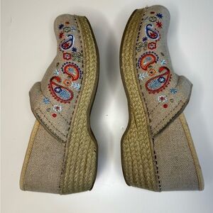 Dansko Tan Mules Comfortable Slip-On Clogs Vegan Embroidered Size 38 GUC